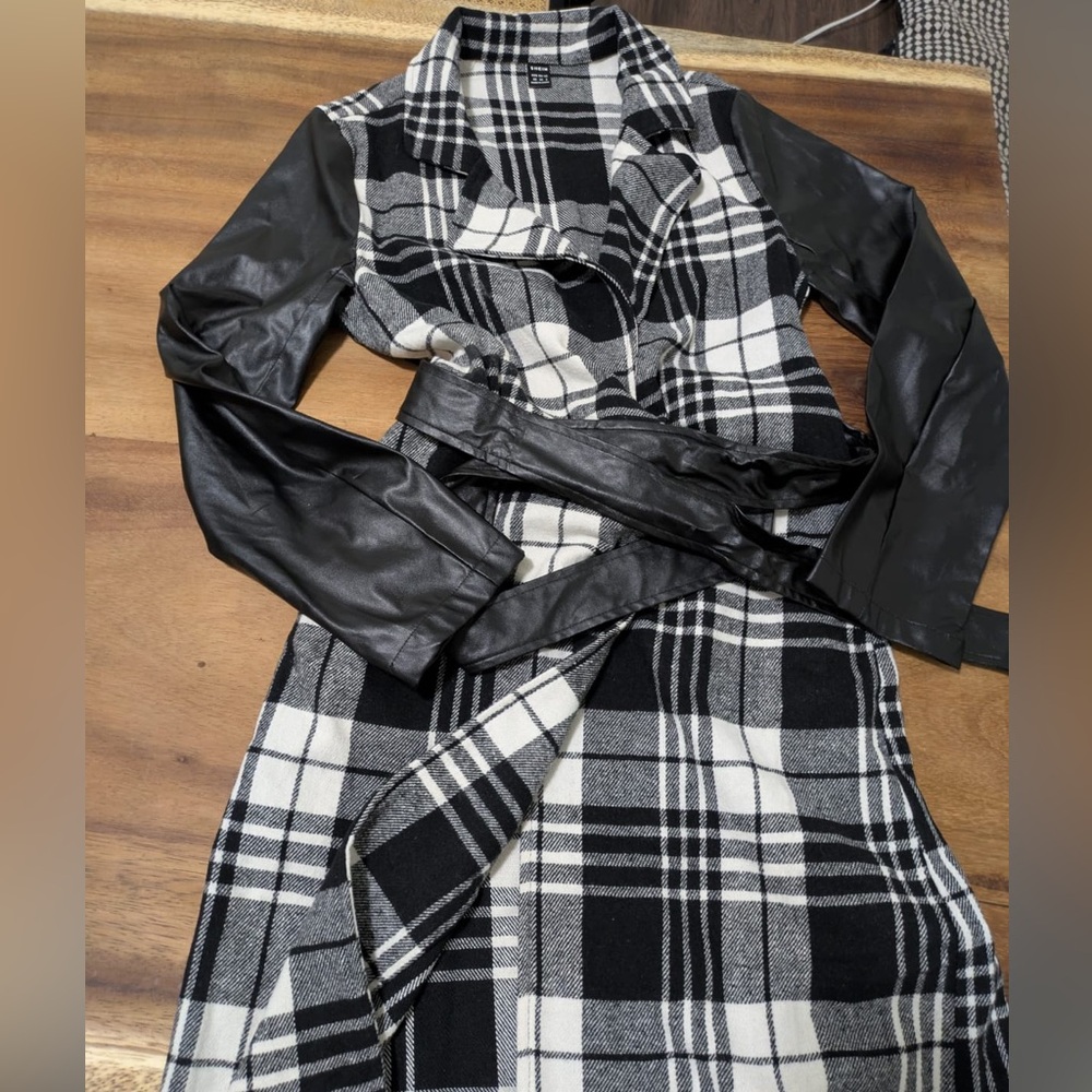 SHEIN Monochrome Plaid Jacket